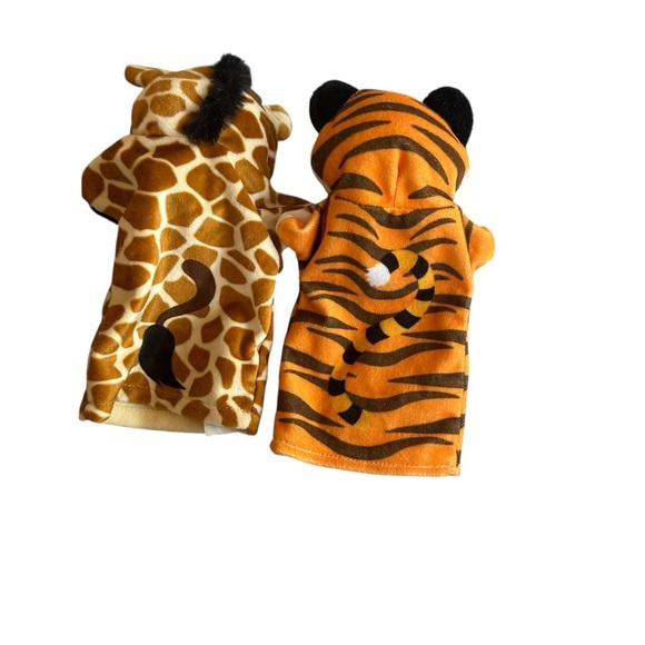 Melissa & Doug Giraffe and Tiger Hand Puppets - Picture 2 of 4